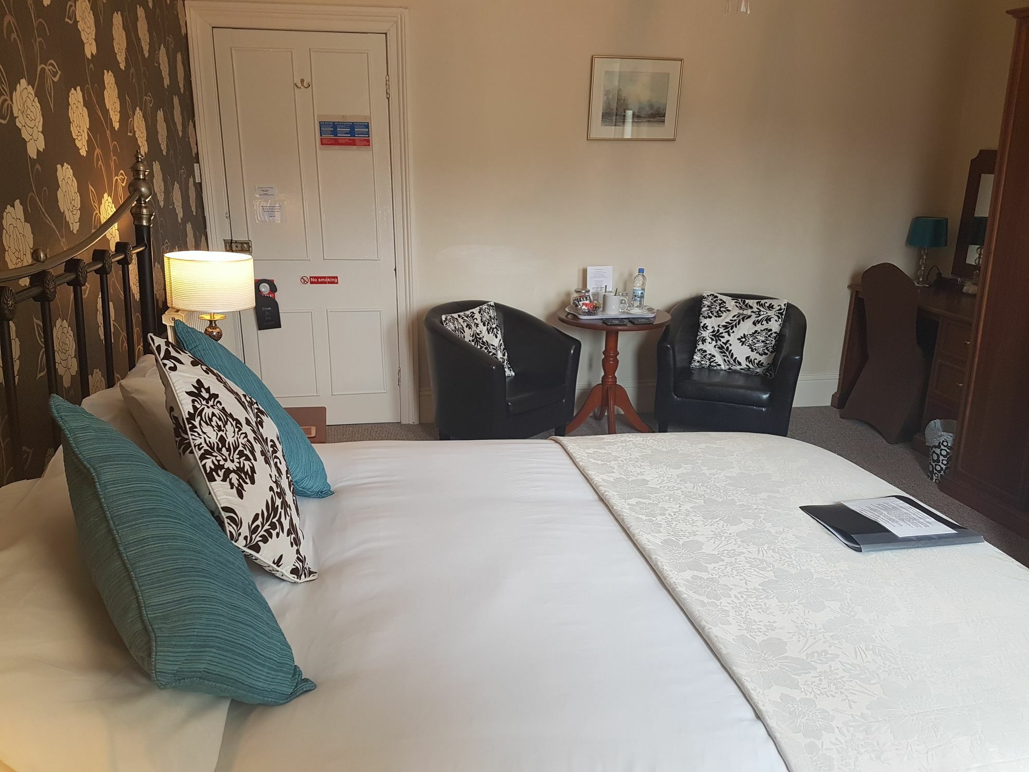 אילפרקומב The Earlsdale Bed And Breakfast מראה חיצוני תמונה